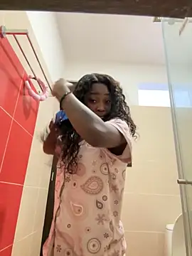 EmilyKisx online show from October 9, 1:55 pm