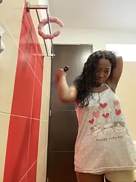 EmilyKisx online show from October 6, 2:40 pm