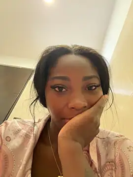 EmilyKisx online show from October 30, 2:04 pm