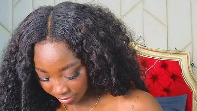 EmilyKisx online show from December 4, 10:20 pm