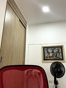 EmilyKisx online show from November 7, 1:48 pm