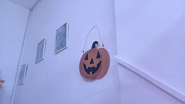 Snapshot of Lizbeth_Rouse chatting on October 23, 11:31 am Lizbeth Rouse online show from October 23, 11:31 am