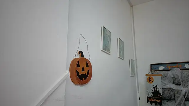 Snapshot of Lizbeth_Rouse chatting on October 28, 11:09 am Lizbeth Rouse online show from October 28, 11:09 am