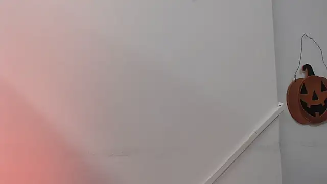 Snapshot of Lizbeth_Rouse chatting on October 25, 10:25 am Lizbeth Rouse online show from October 25, 10:25 am