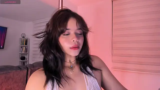 Snapshot of NikaVelvet1 chatting on November 10, 11:32 pm NikaVelvet1 online show from November 10, 11:32 pm