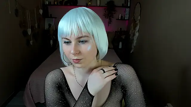 EvaCrosby online show from March 28, 3:46 pm