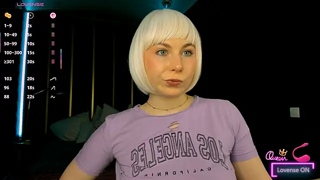 Snapshot of EvaCrosby chatting on June 20, 3:39 pm EvaCrosby online show from June 20, 3:39 pm