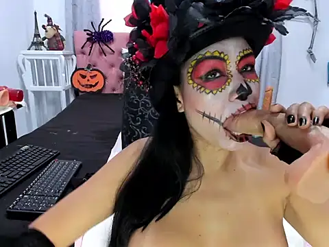 SamantaDarkk online show from November 1, 2:00 pm