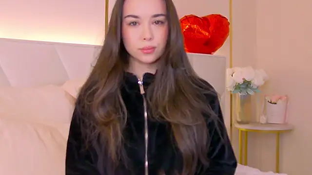 Snapshot of MiaMarlow chatting on February 17, 9:56 pm MiaMarlow online show from February 17, 9:56 pm