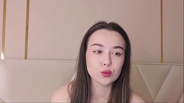 MiaMarlow online show from October 5, 8:43 pm