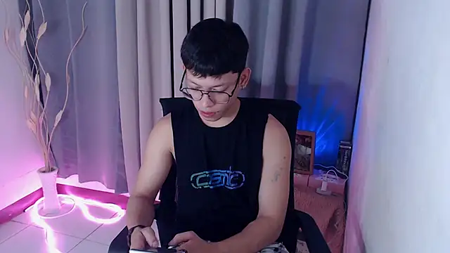 pinkcock froi2305 online show from April 6, 3:13 am