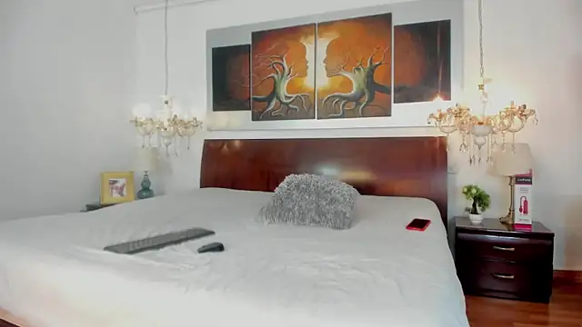 Valentiinoss online show from November 18, 7:39 pm