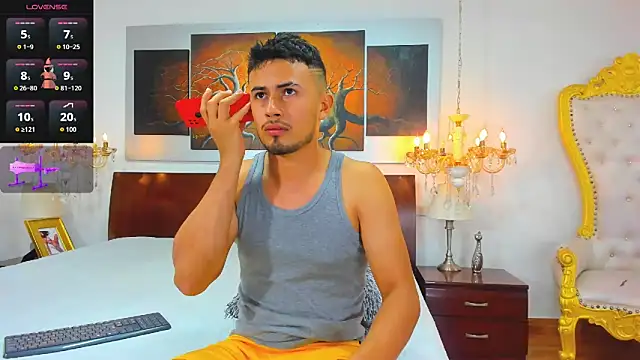 Valentiinoss online show from March 5, 7:54 pm