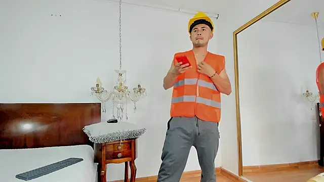 Valentiinoss online show from January 10, 8:15 pm