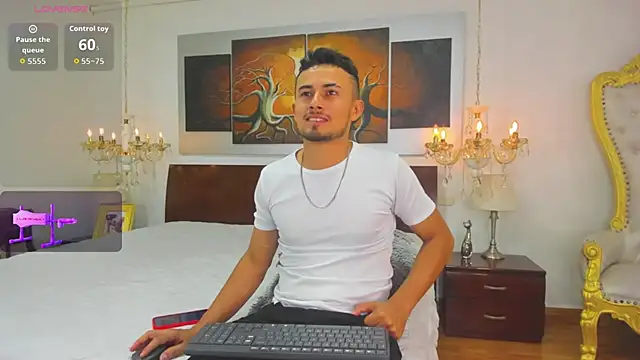 Valentiinoss online show from February 4, 8:37 pm