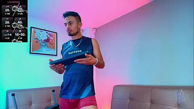 Valentiinoss online show from April 7, 10:44 pm