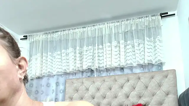 Victoriacoperino online show from December 20, 1:25 pm