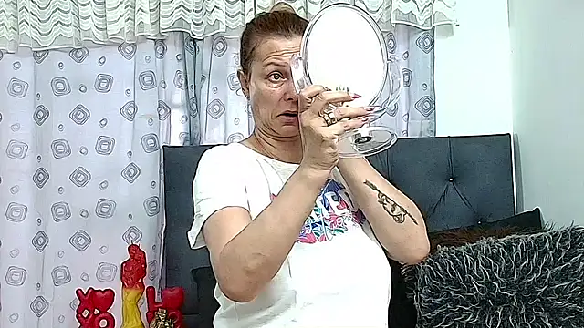 Snapshot of Victoriacoperino chatting on November 24, 2:17 pm Victoriacoperino online show from November 24, 2:17 pm