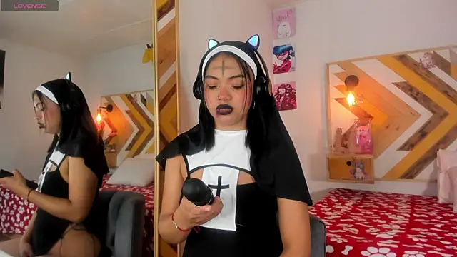 SoleneFontaine online show from October 31, 12:24 pm