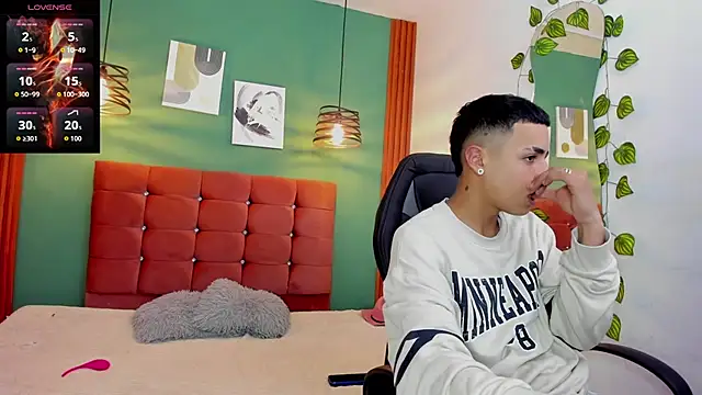 Aisha andy online show from November 14, 3:43 am