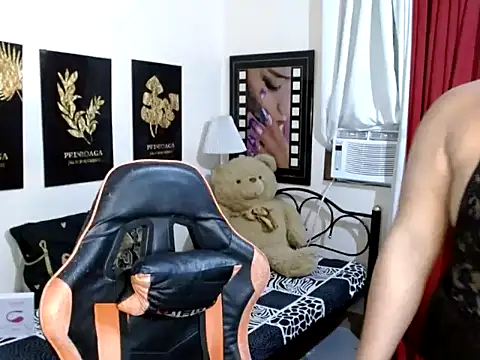 TSbrianaHugeCock online show from December 1, 2:29 pm