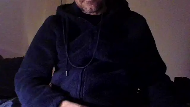 Snapshot of Skeye2 chatting on November 17, 11:09 pm Skeye2 online show from November 17, 11:09 pm