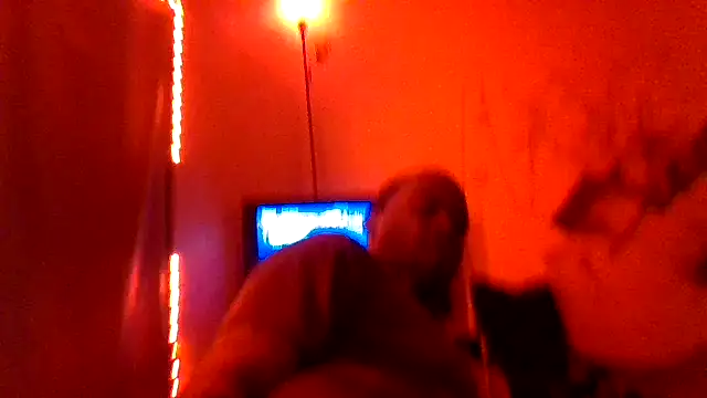 Nuttygmarley online show from April 8, 6:04 am