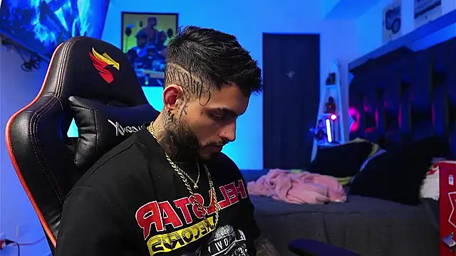 logan hugh8 online show from January 15, 9:34 am