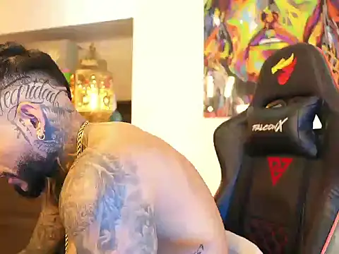 Snapshot of logan_hugh8 chatting on October 2, 1:36 pm logan hugh8 online show from October 2, 1:36 pm