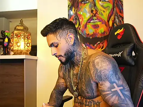 Snapshot of logan_hugh8 chatting on September 25, 3:12 am logan hugh8 online show from September 25, 3:12 am