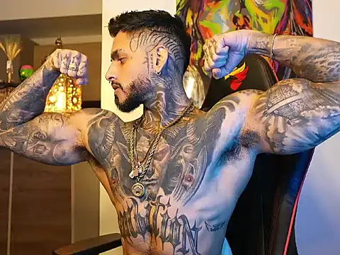 Snapshot of logan_hugh8 chatting on October 7, 5:19 am logan hugh8 online show from October 7, 5:19 am