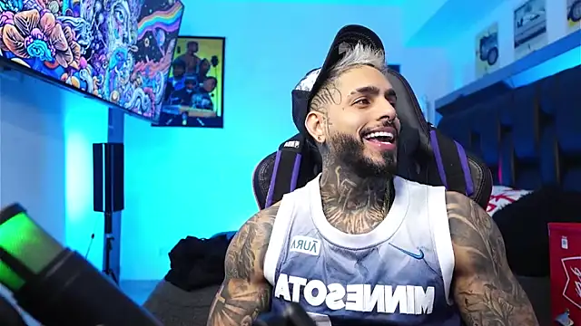 logan hugh8 online show from February 15, 8:41 pm