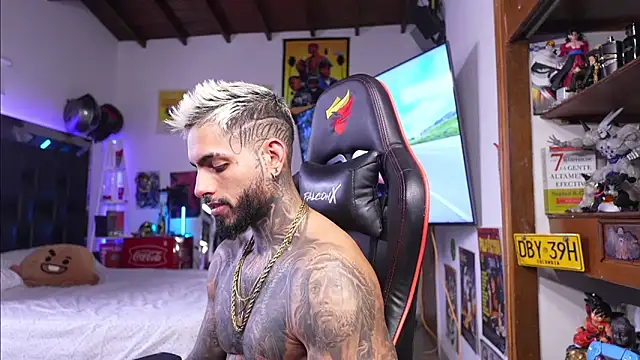 logan hugh8 online show from March 12, 1:15 pm