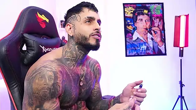 logan hugh8 online show from December 22, 2:50 pm