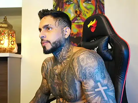 Snapshot of logan_hugh8 chatting on September 24, 4:19 am logan hugh8 online show from September 24, 4:19 am