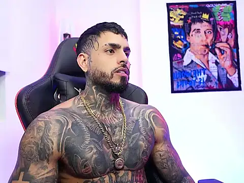 Snapshot of logan_hugh8 chatting on November 24, 3:17 am logan hugh8 online show from November 24, 3:17 am