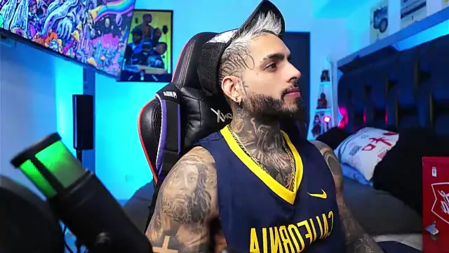 logan hugh8 online show from February 17, 12:24 pm