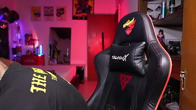 logan hugh8 online show from April 1, 12:35 am