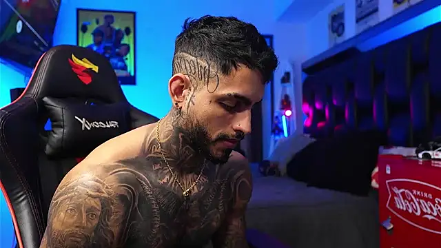 logan hugh8 online show from January 14, 4:27 am