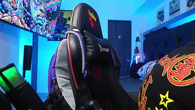 logan hugh8 online show from February 12, 2:44 am