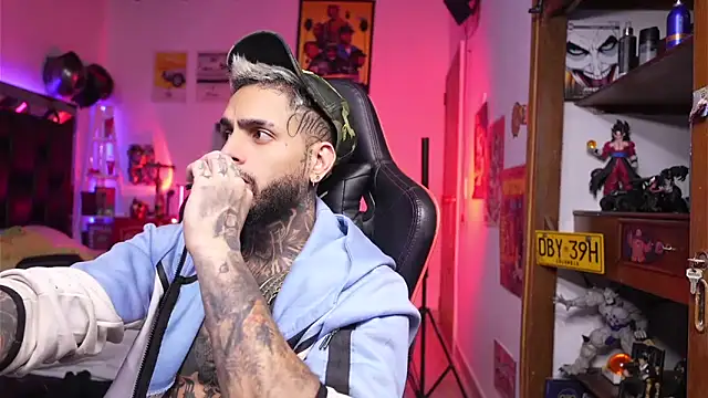 logan hugh8 online show from April 5, 6:53 am