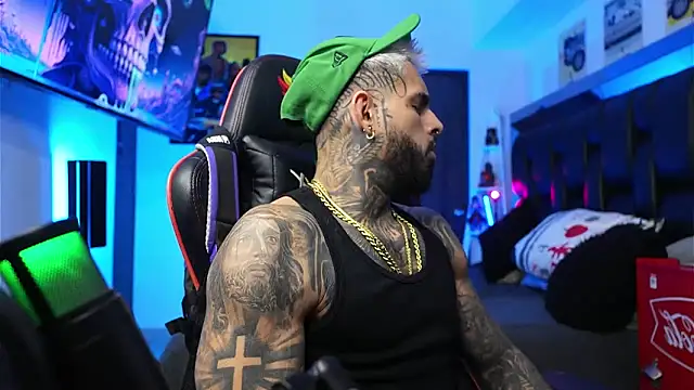 logan hugh8 online show from February 10, 9:08 am