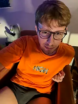 Snapshot of ricdicxs chatting on November 8, 6:06 am ricdicxs online show from November 8, 6:06 am