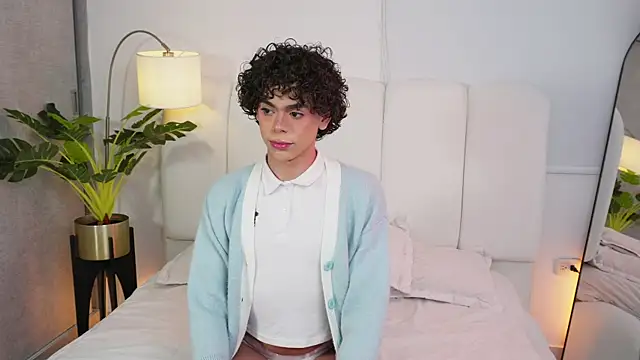 Snapshot of Timmyshy_ chatting on November 25, 3:51 am Timmyshy online show from November 25, 3:51 am