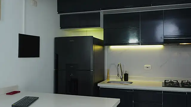 Snapshot of Timmyshy_ chatting on November 13, 10:13 pm Timmyshy online show from November 13, 10:13 pm