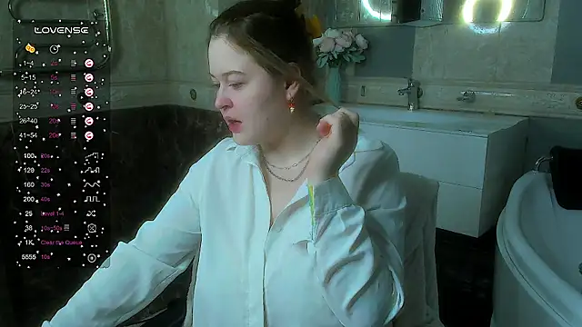 HelenHartt online show from April 3, 8:32 am