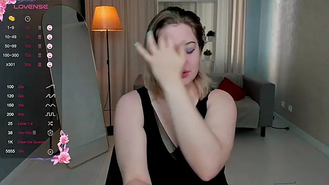 HelenHartt online show from October 20, 1:40 am