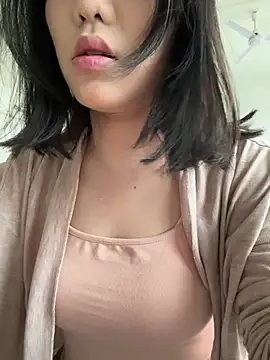 luluya1314 online show from May 6, 9:57 am