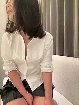 luluya1314 online show from May 16, 4:44 am