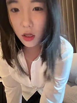 luluya1314 online show from May 15, 8:12 am